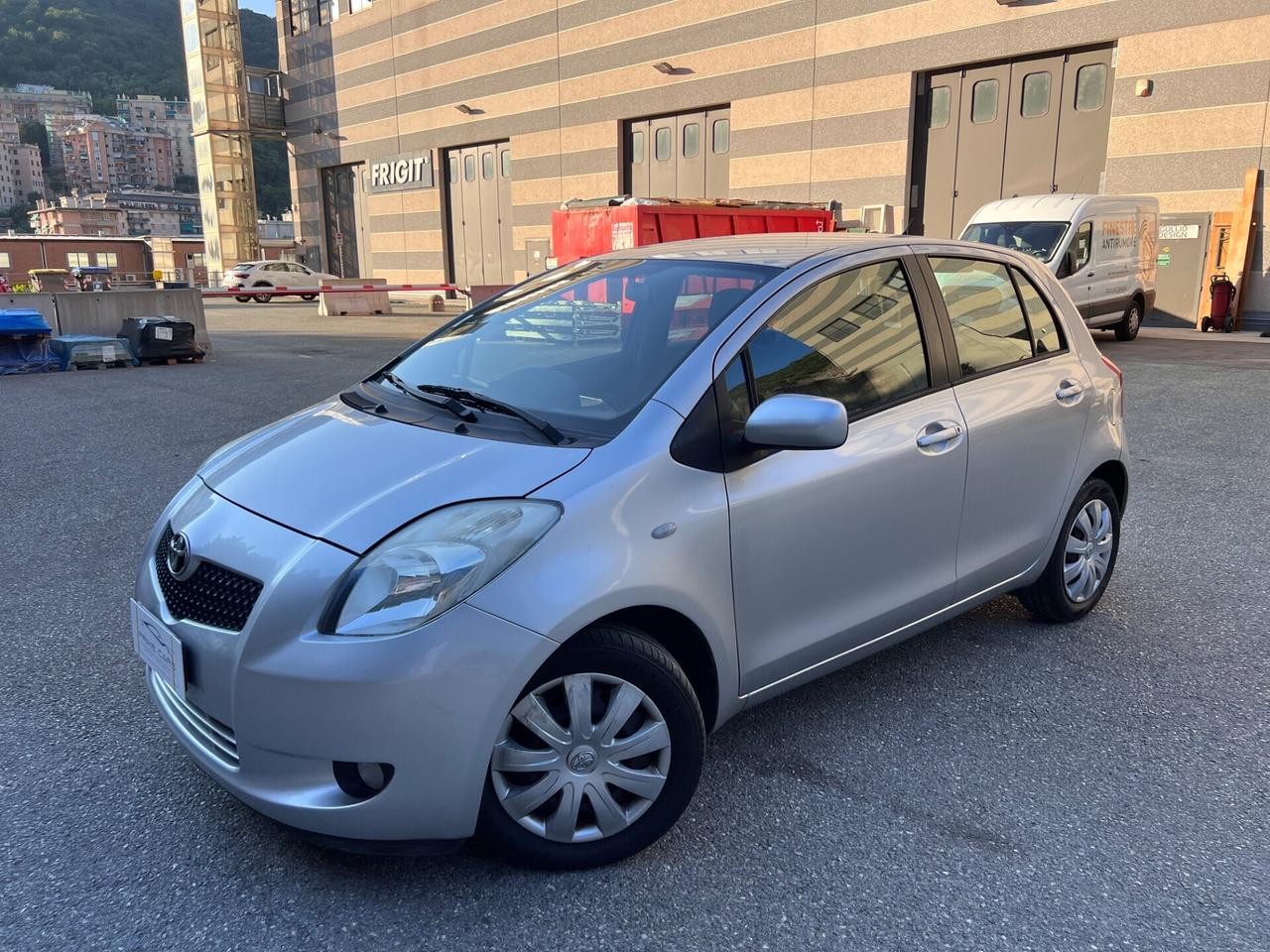 Toyota Yaris 1.3 5 porte Sol
