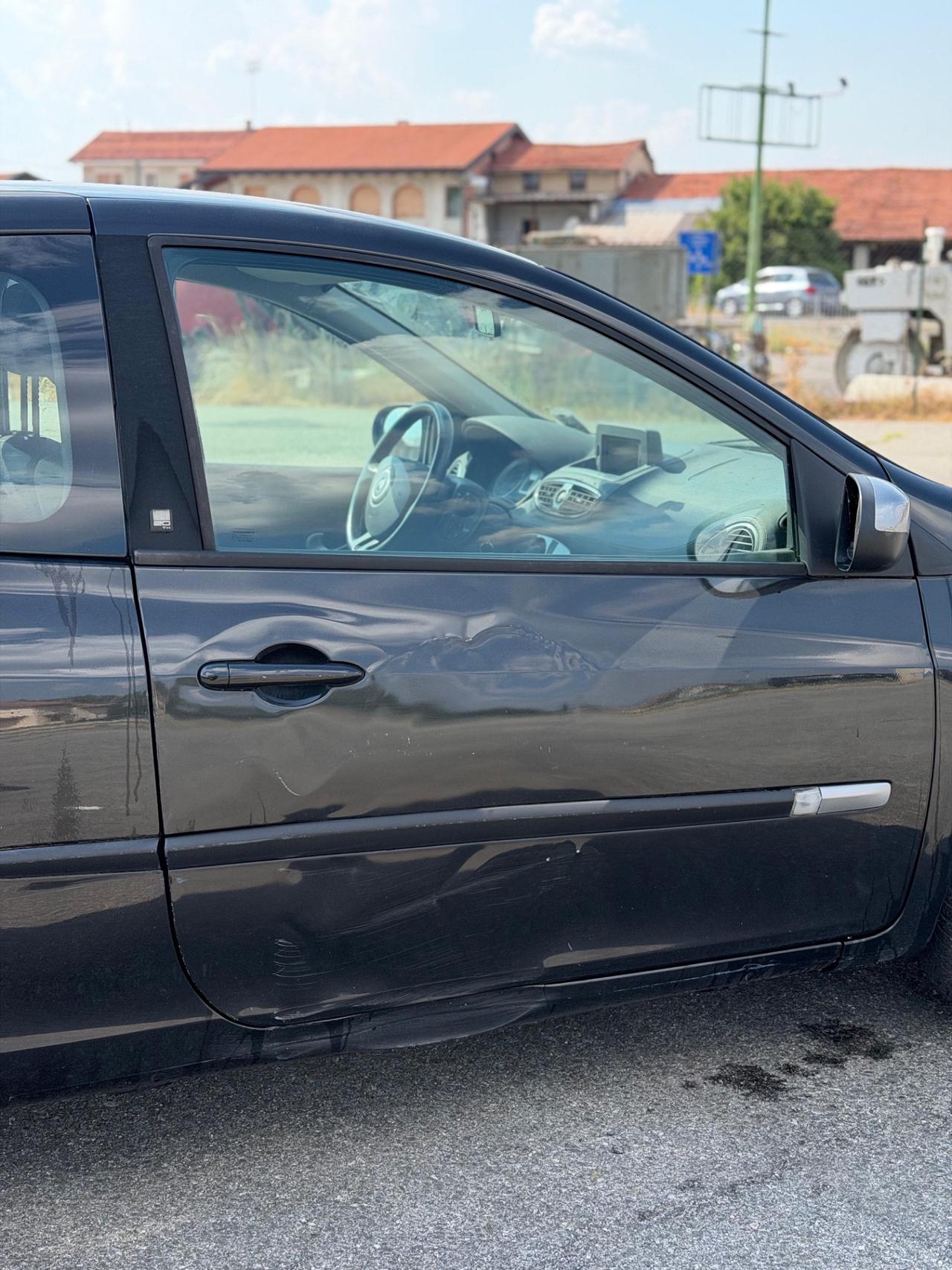 Renault Clio 3ª serie 1.2 16V 3 porte Luxe