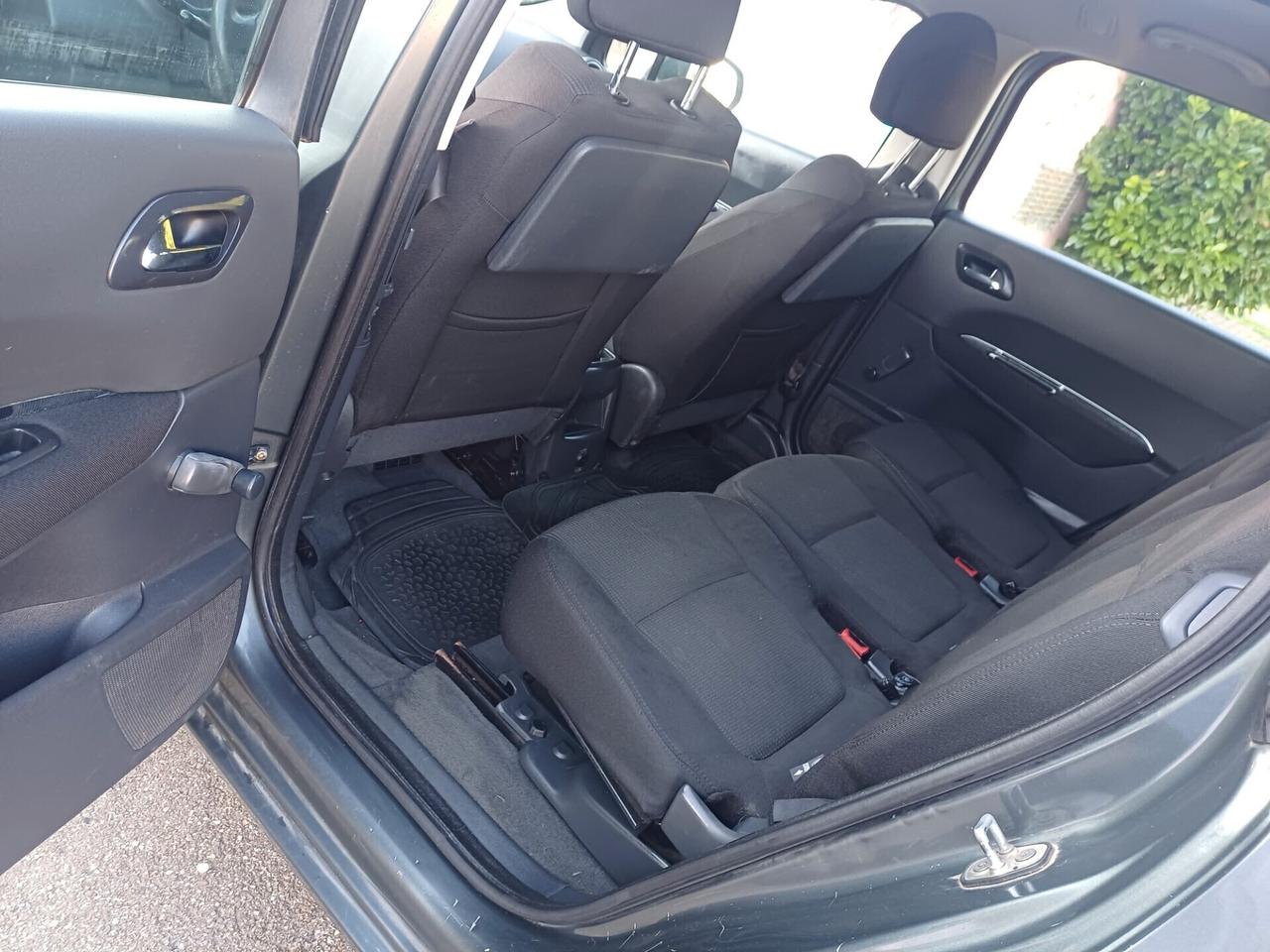Peugeot 5008 1.6 HDi 112CV Tecno