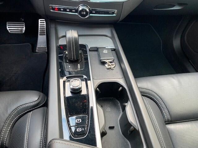 Volvo XC60 2.0 t6 recharge PLUG IN Inscription