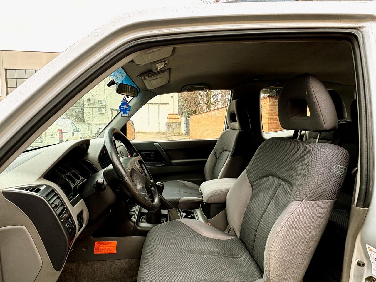 MITSUBISHI PAJERO 2.5D 4x4-Gancio-Trattabile-2002