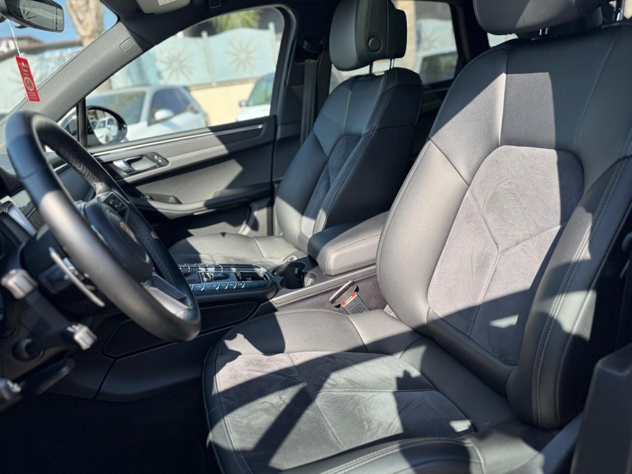 Porsche Macan 2.0 pari al nuovo