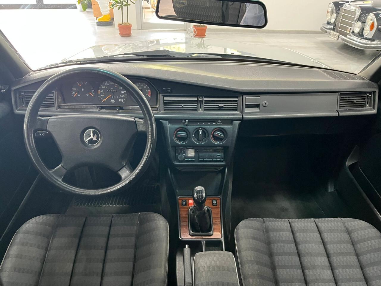 Mercedes-Benz 190 1.8 E 109cv