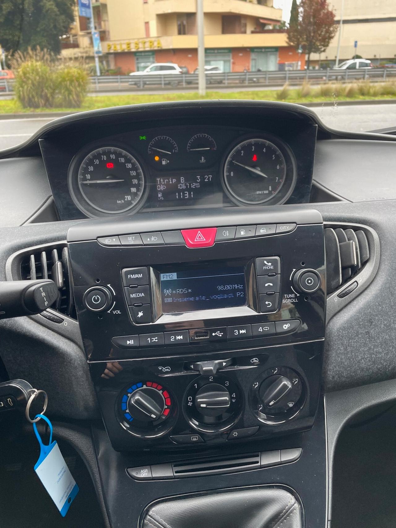 Lancia Ypsilon 1.2 69 CV 5 porte GPL Ecochic Elefantino Blu