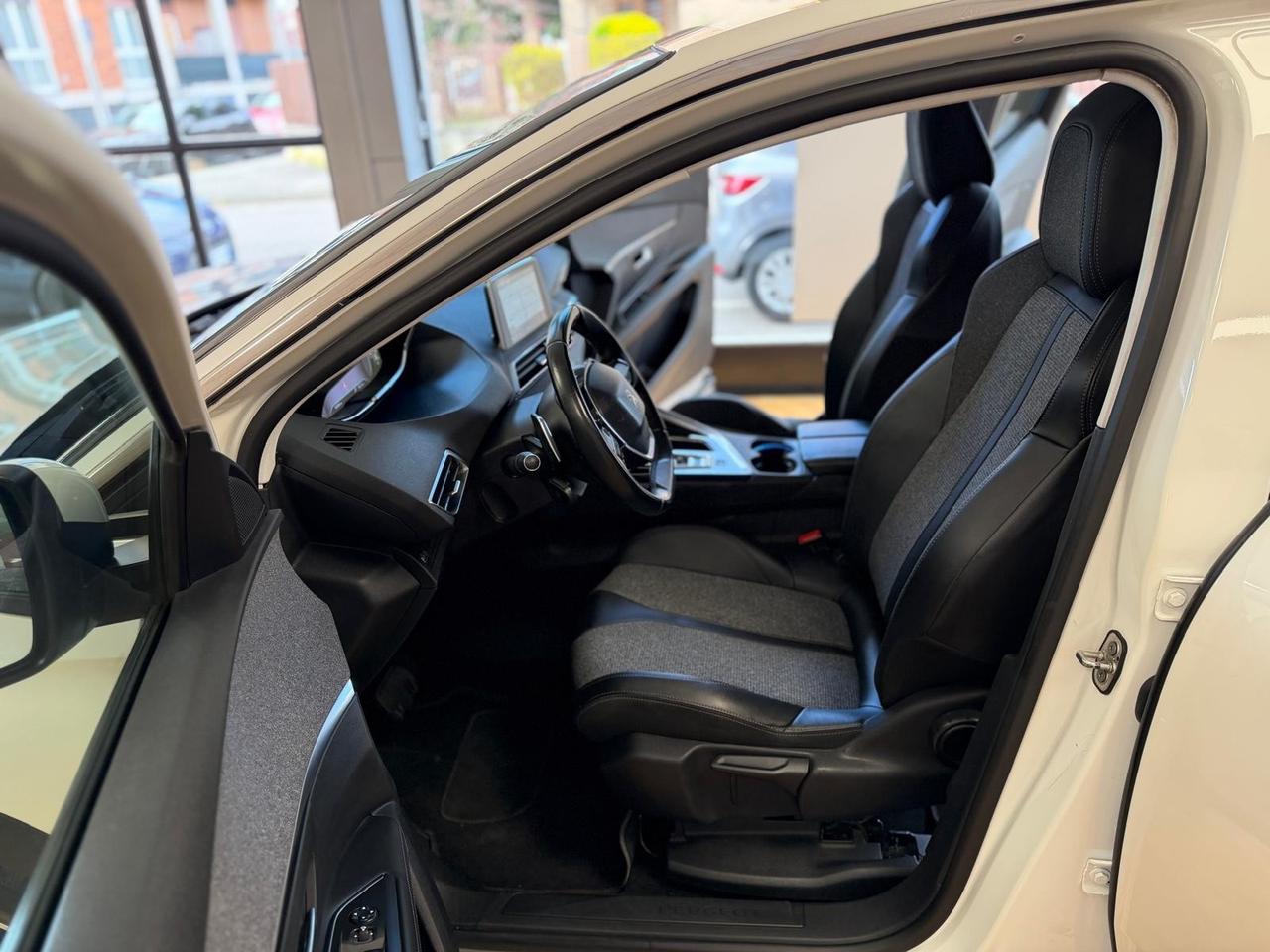 Peugeot 3008 PureTech Turbo 130 S&S EAT8 Allure