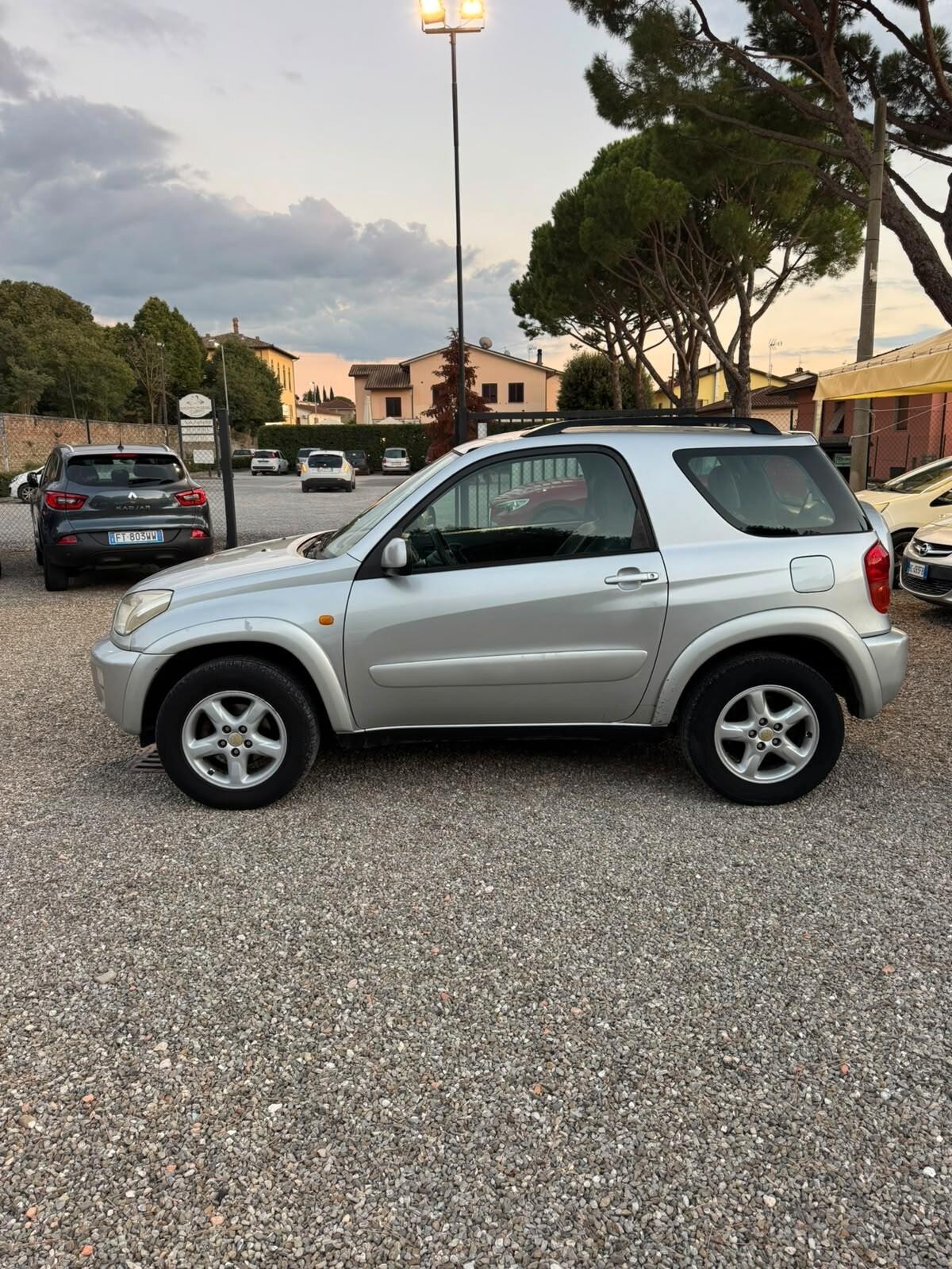 Toyota RAV 4 RAV4 2.0 16V MAI FATTO FUORISTRADA !!