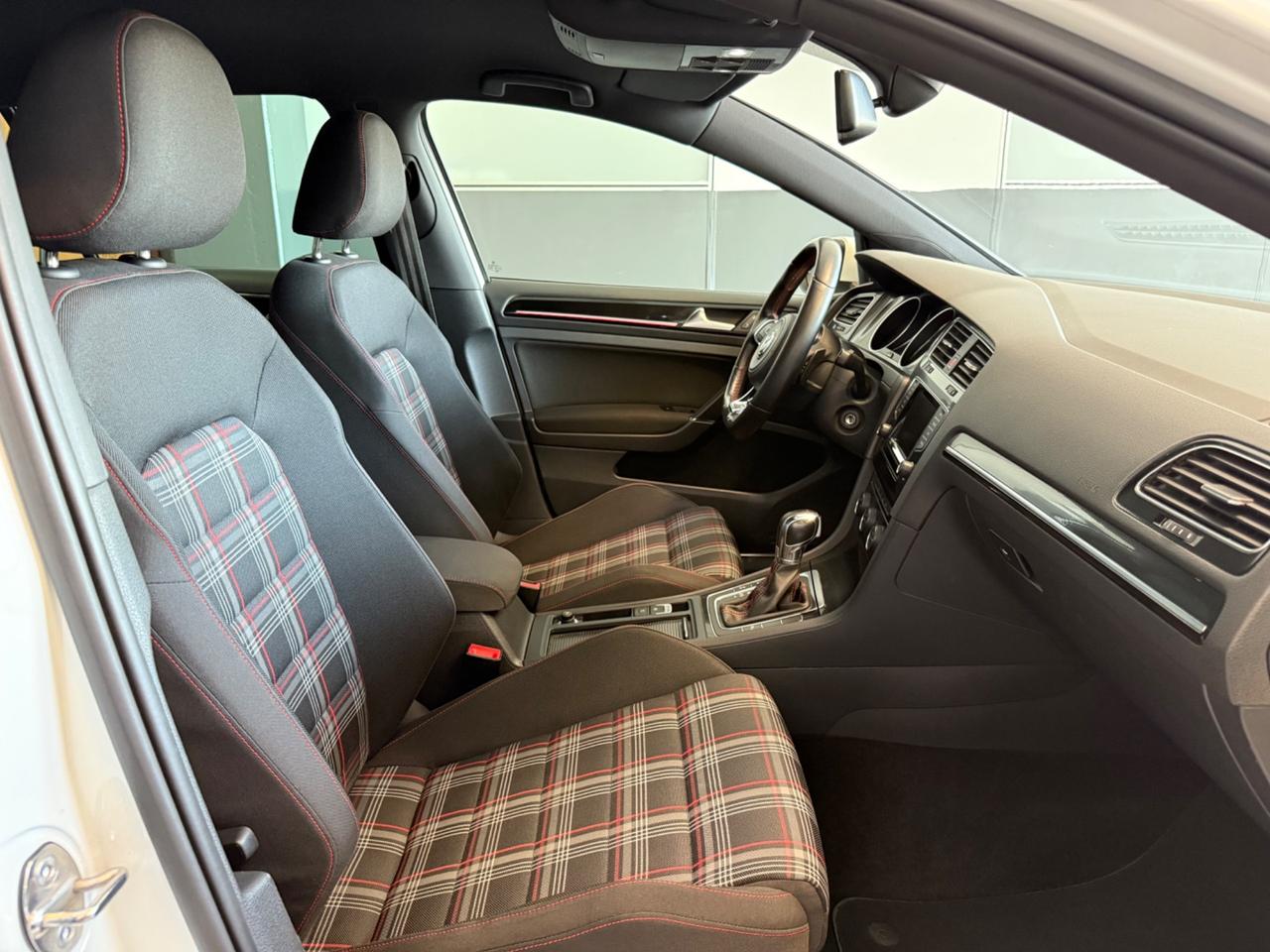 Volkswagen Golf GTI Performance 2.0 TSI DSG 5p. BlueMotion Technology