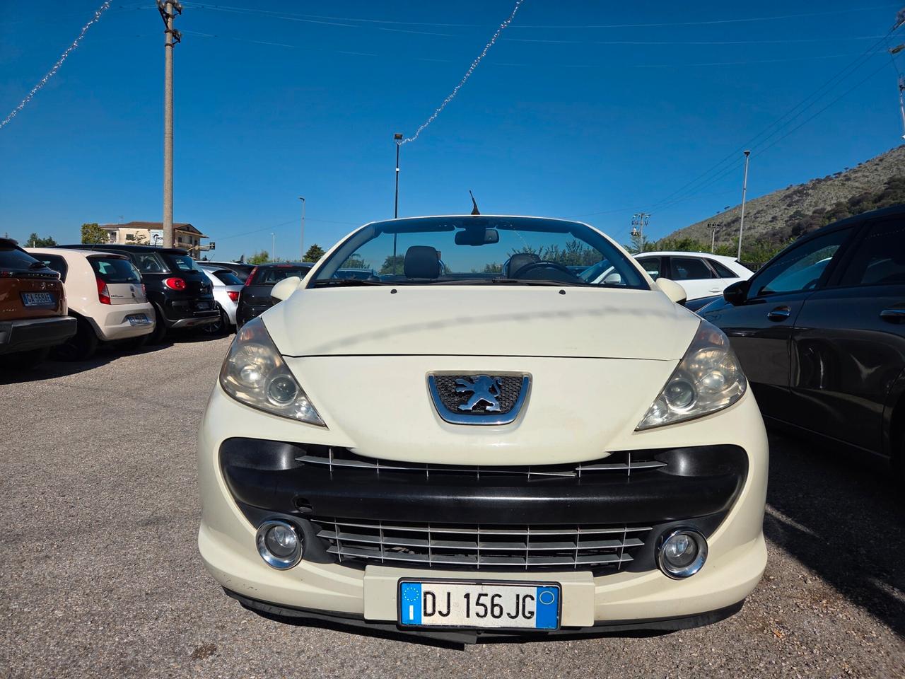 Peugeot 207 1.6 HDi 110CV CC Féline