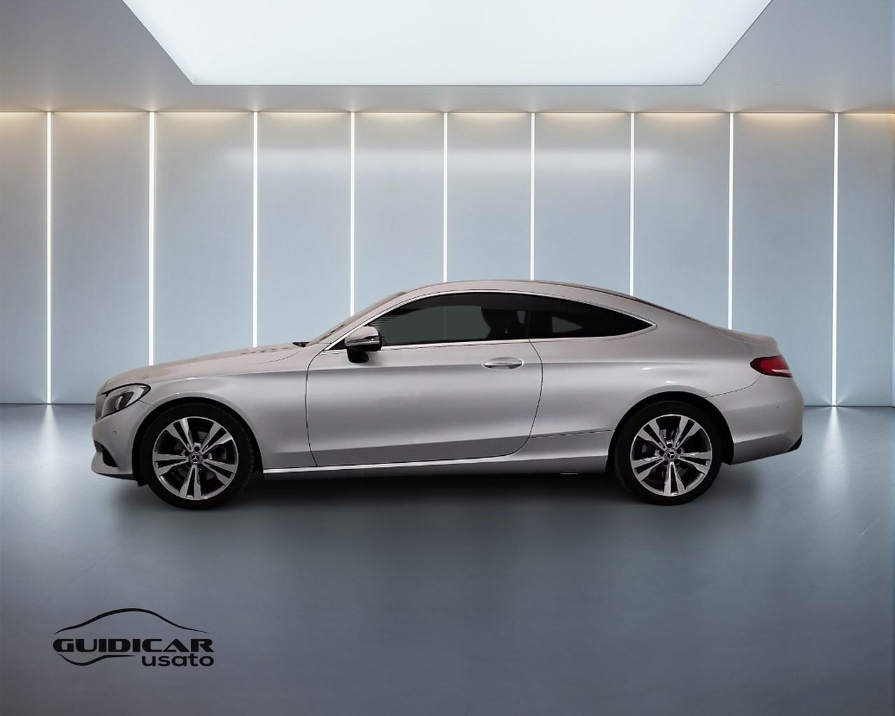 Mercedes-Benz Classe C-C205 2016 Coupe - C Coupe 220 d Sport 4matic auto