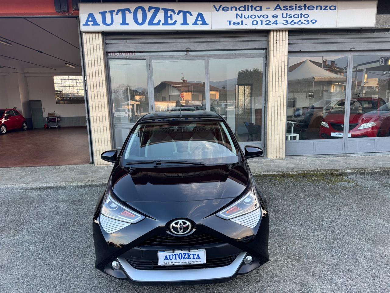 Toyota Aygo Connect 1.0 VVT-i 72 CV 5 porte x-play