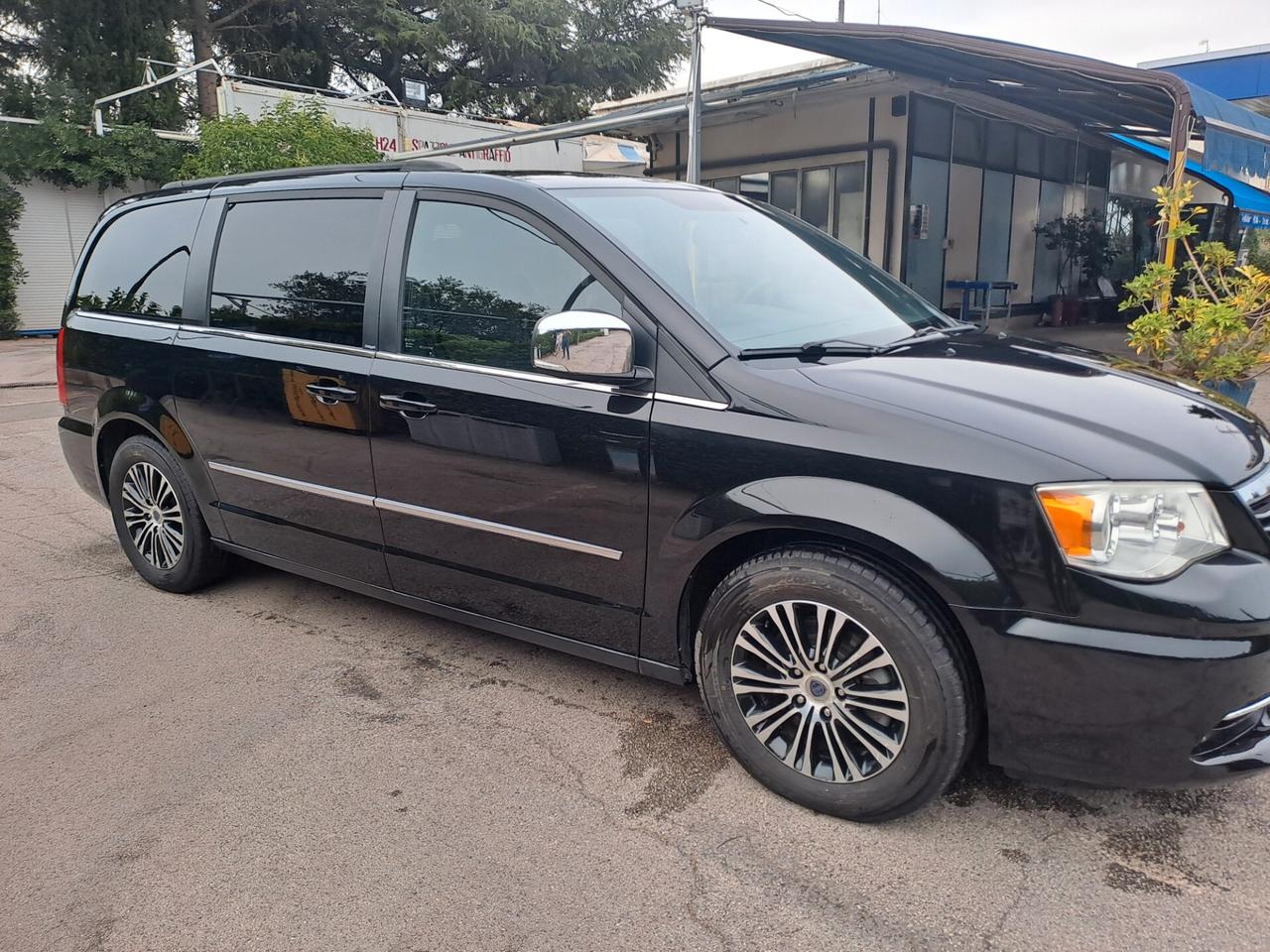 Lancia Voyager 2.8 Turbodiesel S 177 CV