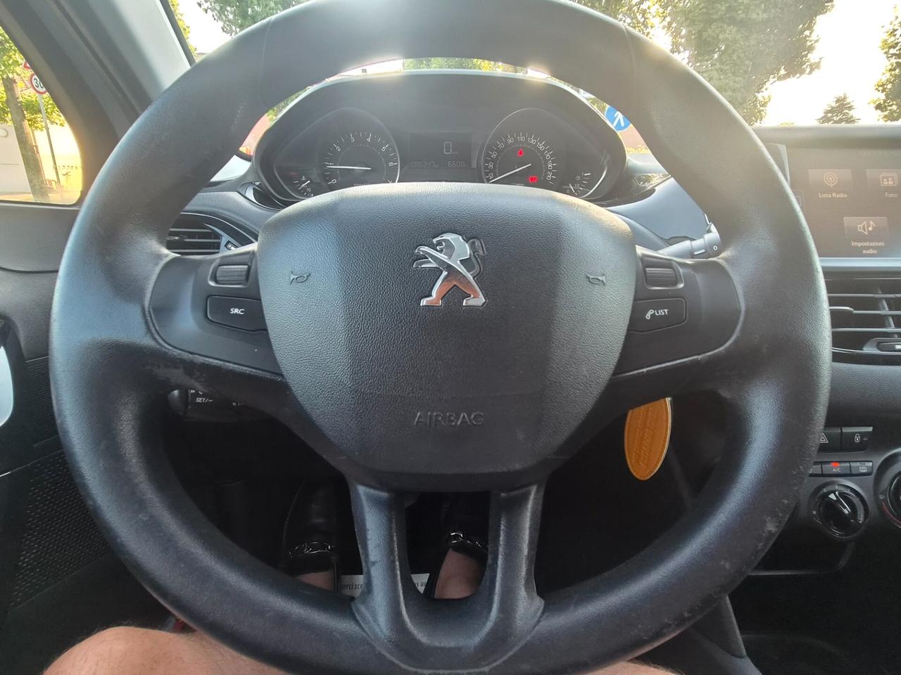 Peugeot 208 Benzina 1.2 E6 82cv neopatentati