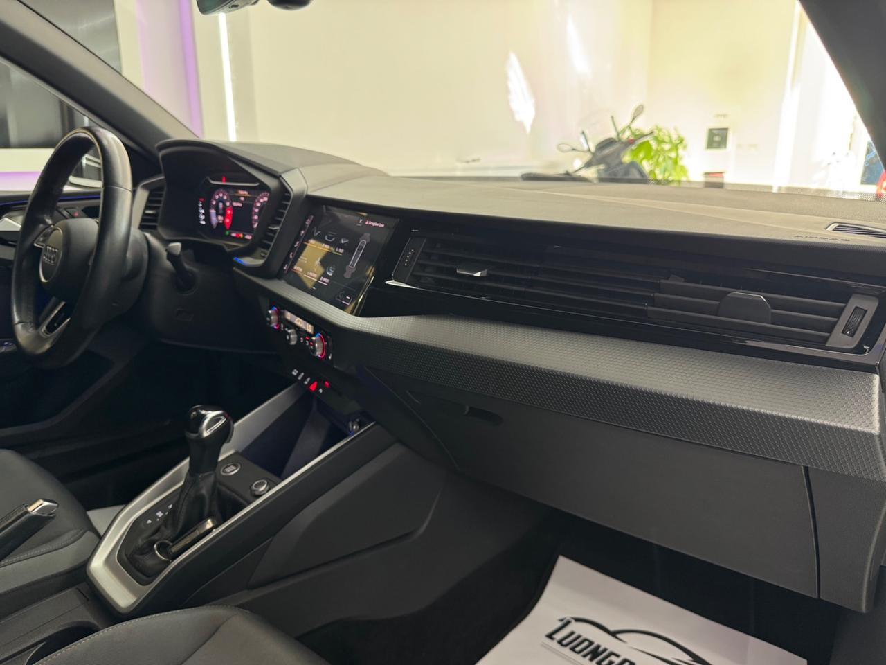 Audi A1 citycarve S- tronic Identity Contrast Iper Full