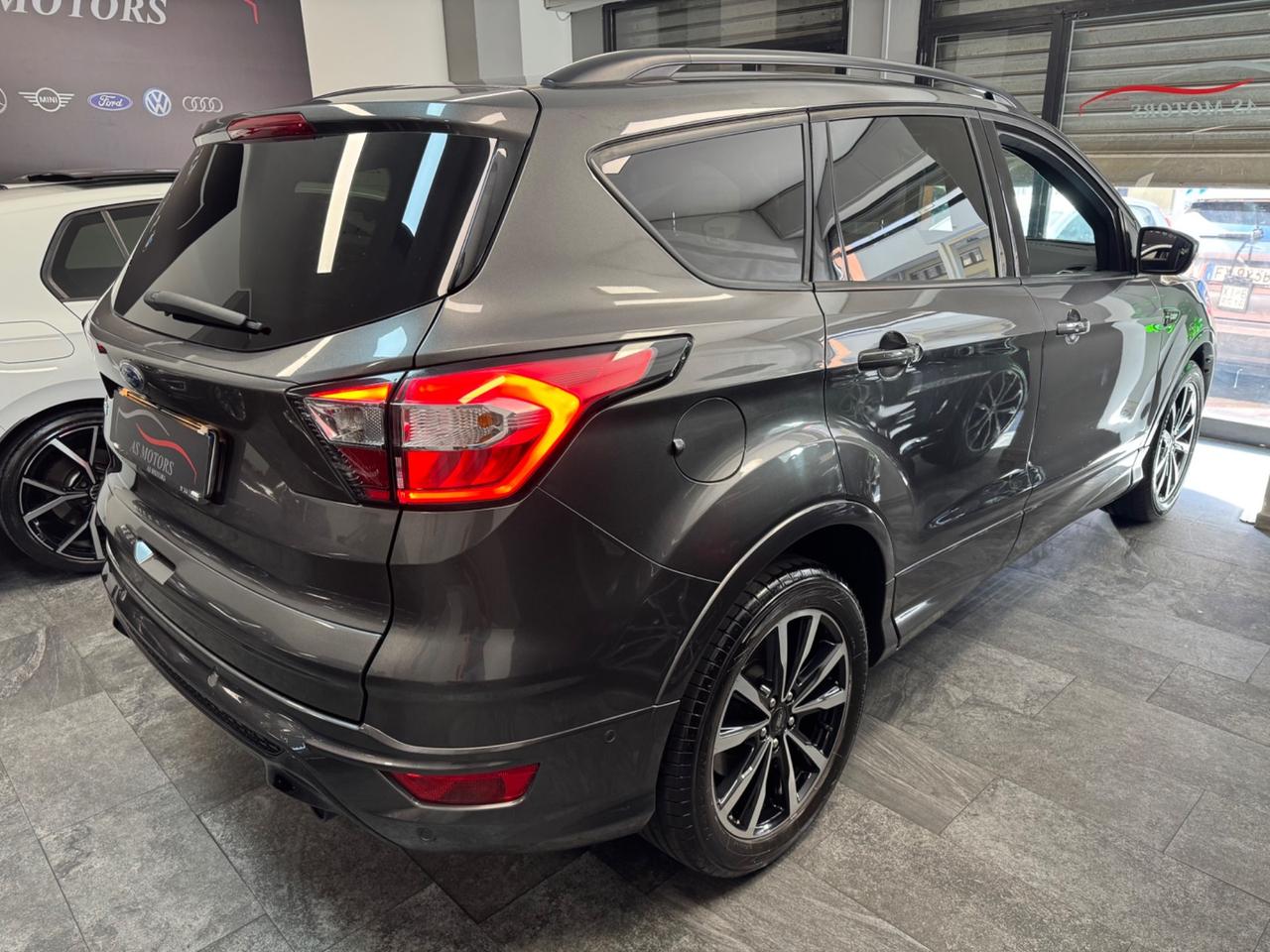 Ford Kuga 1.5 TDCI 120 CV S&S 2WD ST-Line