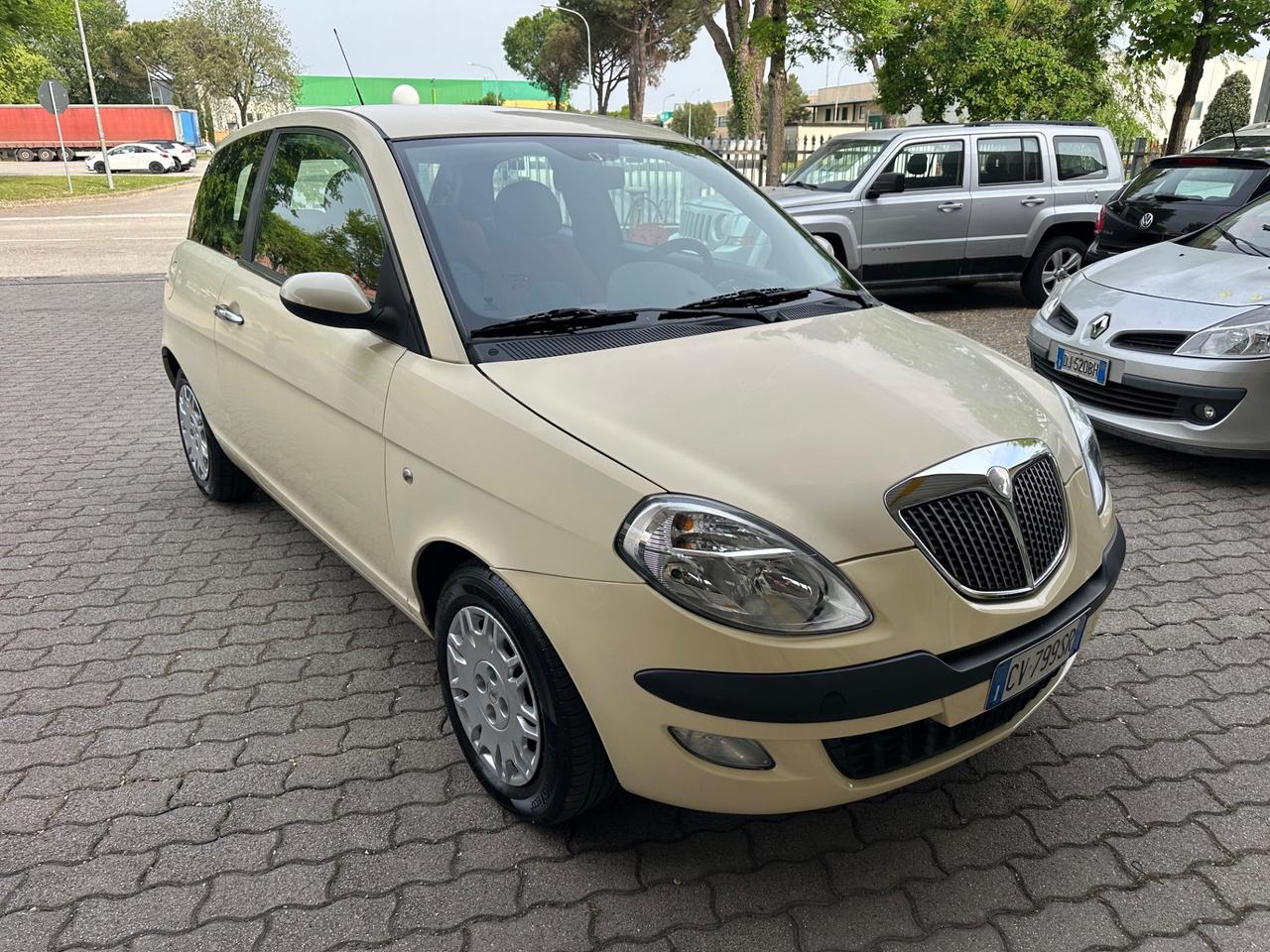 Lancia Ypsilon 1.2 Argento