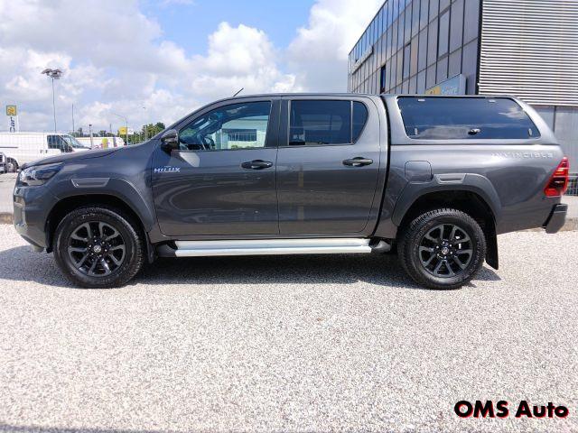 TOYOTA Hilux 2.8 D A/T 4WD 4 porte Double Cab Invincible N1