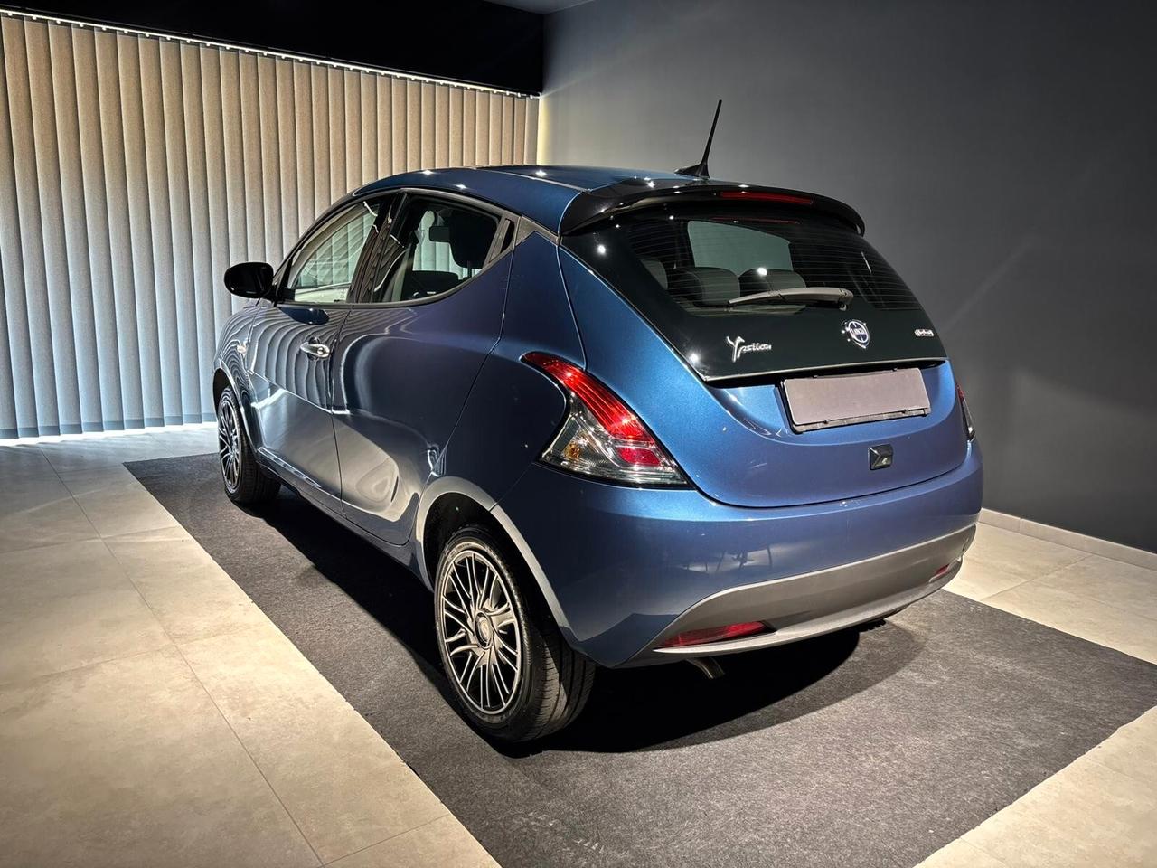 Lancia Ypsilon 1.0 FireFly 5 porte S&S Hybrid Gold Plus