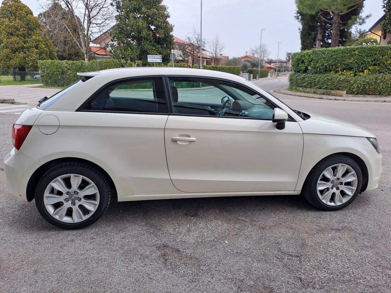 Audi A1 1.6 TDI 105 CV Attraction