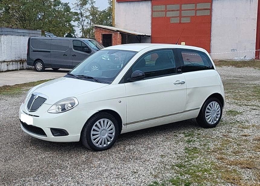Lancia Ypsilon 1.2 69 CV DIVA
