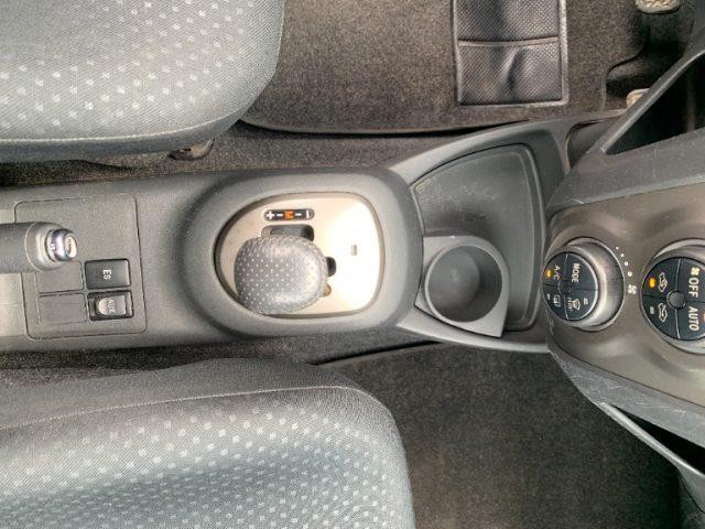 TOYOTA Yaris 1.3 5 porte M-MT Sol