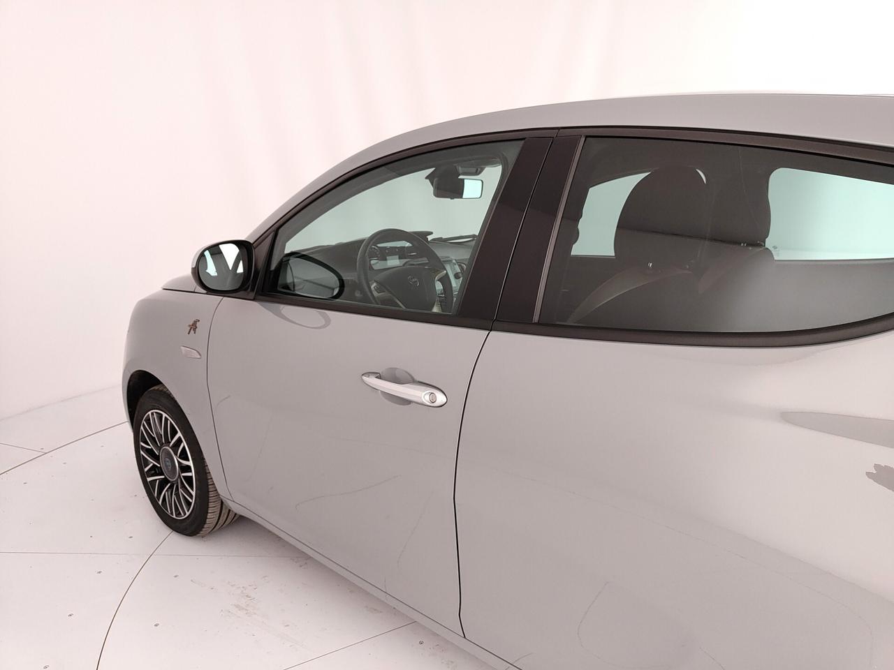 Lancia Ypsilon 1.0 FireFly 5 porte S&S Hybrid Ecochic A. Ferretti