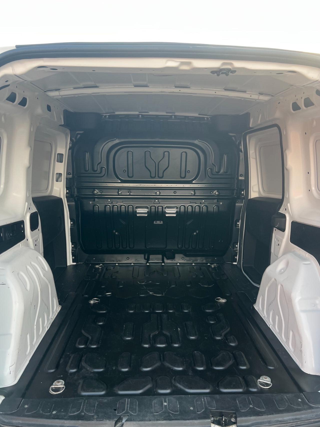 Fiat Doblò 1.6 mjt 105cv LOUNGE 3 POSTI E6D