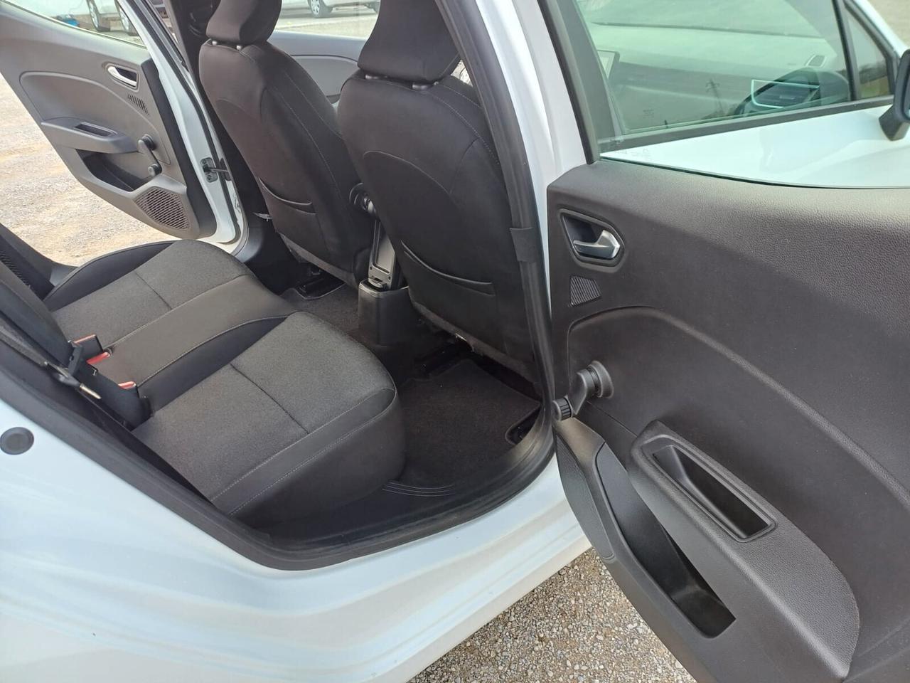 Renault Clio Hybrid E-Tech 140 CV 5 porte R.S. Line
