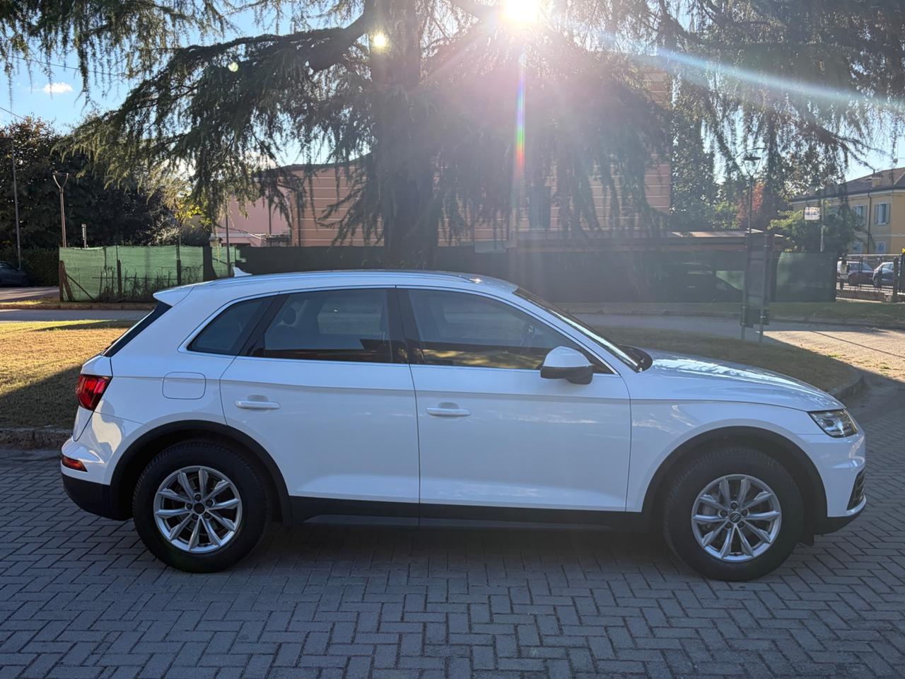 Audi Q5 2.0 TDI 150 CV Design euro 6B