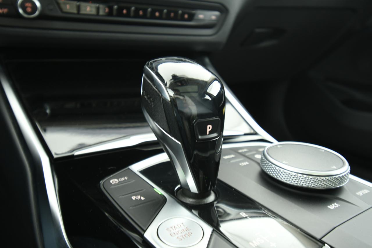 BMW 320d Touring mhev 48V Business Advantage auto