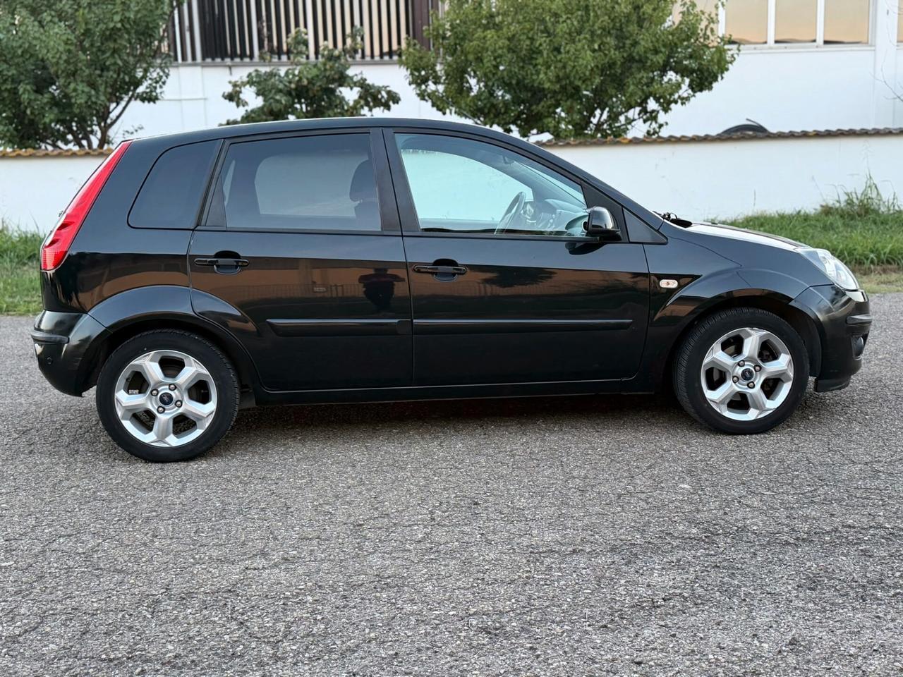 Ford Fiesta 1.2 Benzina GPL scade 2035