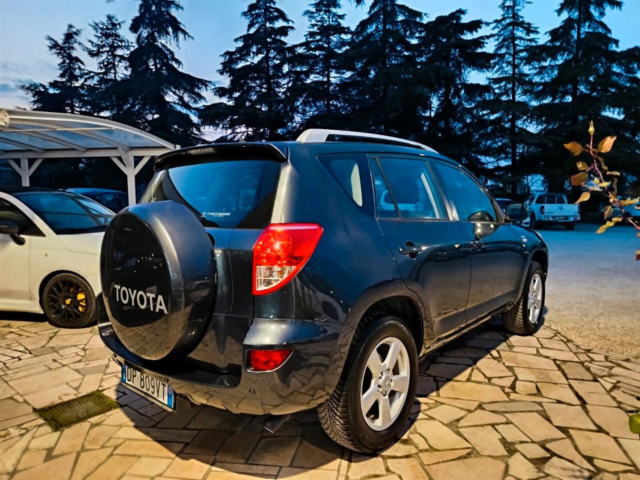 Toyota RAV4 2.2 D-4D 4WD Tua Da 93 Euro al Mese