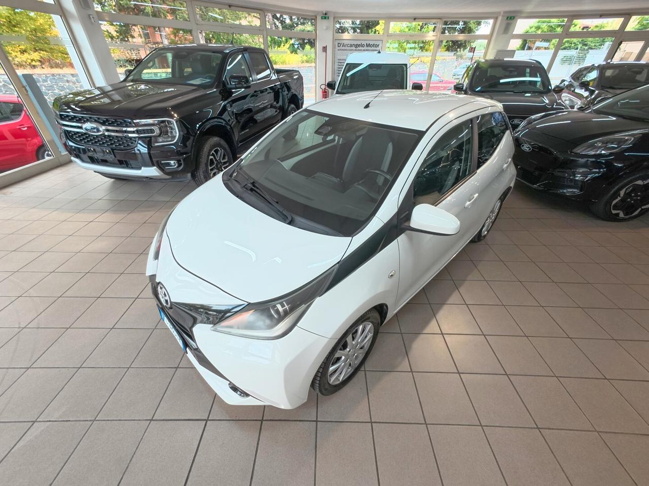 Toyota Aygo 1.0 VVT-i 69 CV 5 porte x-cool