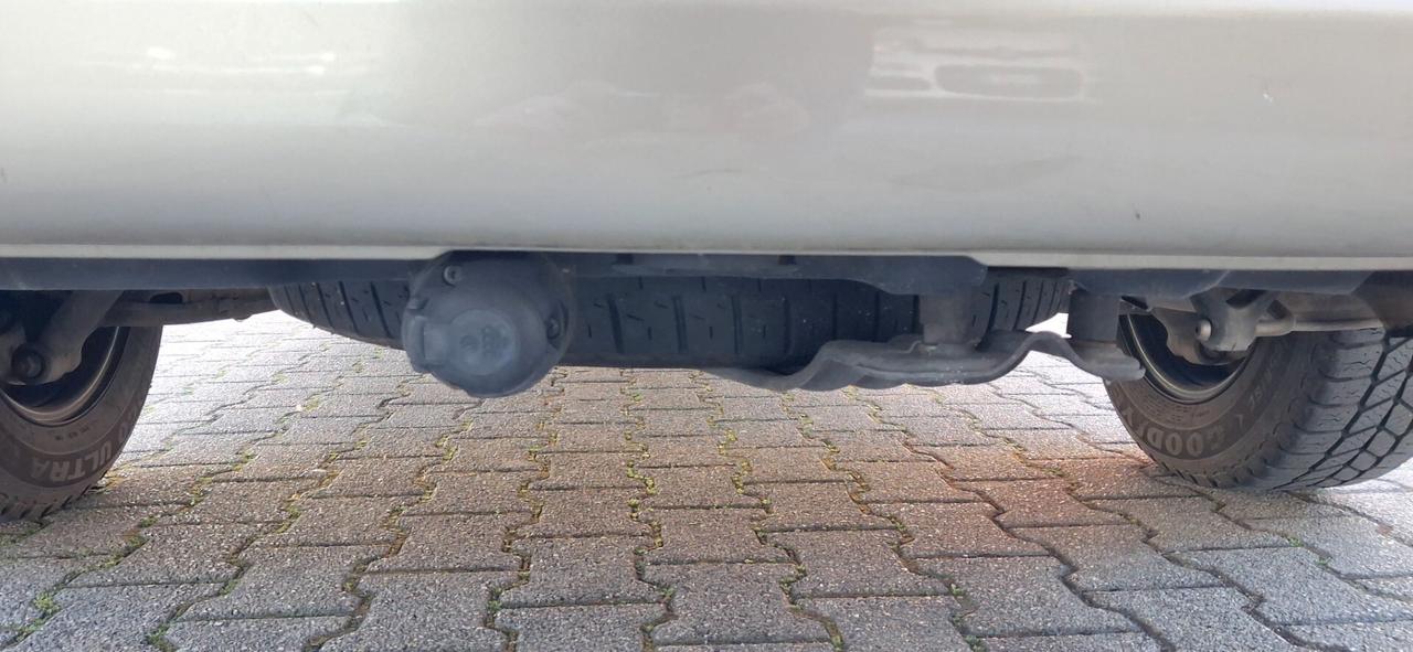 Volkswagen TransporterT5 2.5 TDI 4Motion Comfortline N1 6posti