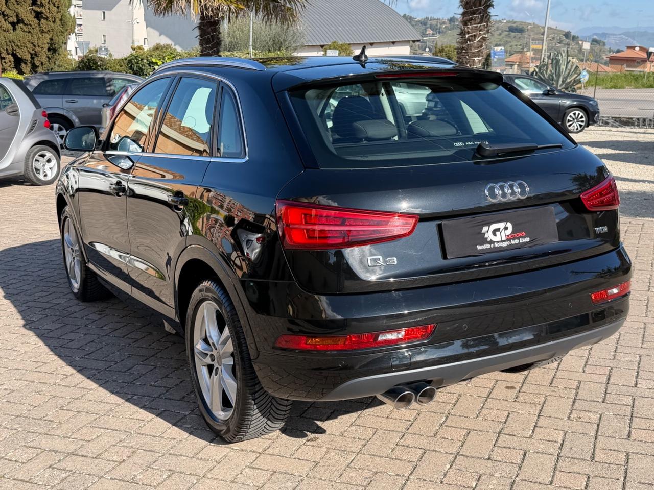 Audi Q3 2.0 TDI 120 CV Business