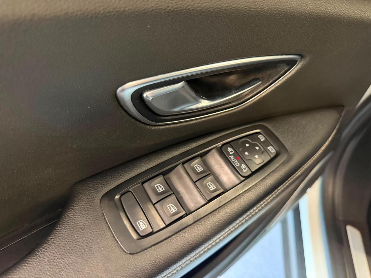 Renault Grand Scenic dCi 8V 110 CV EDC Energy Bose