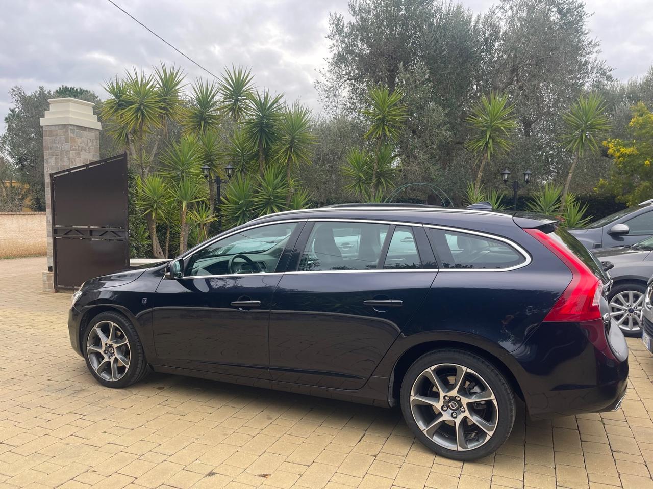 VOLVO V60 2.0 D2 120CV OCEAN RACE FULL LED MY17