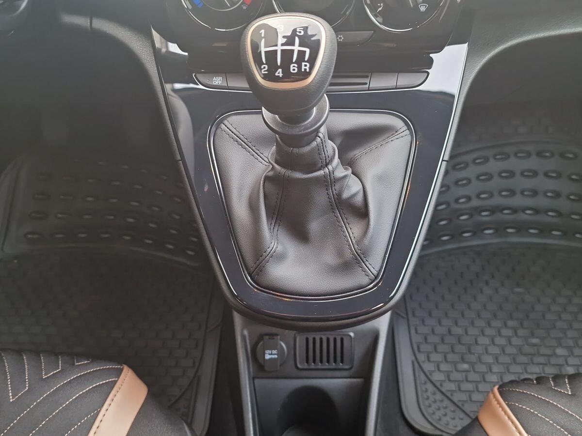 KM0 - LANCIA YPSILON 1.0 IBRIDO ALBERTA FERRETTI