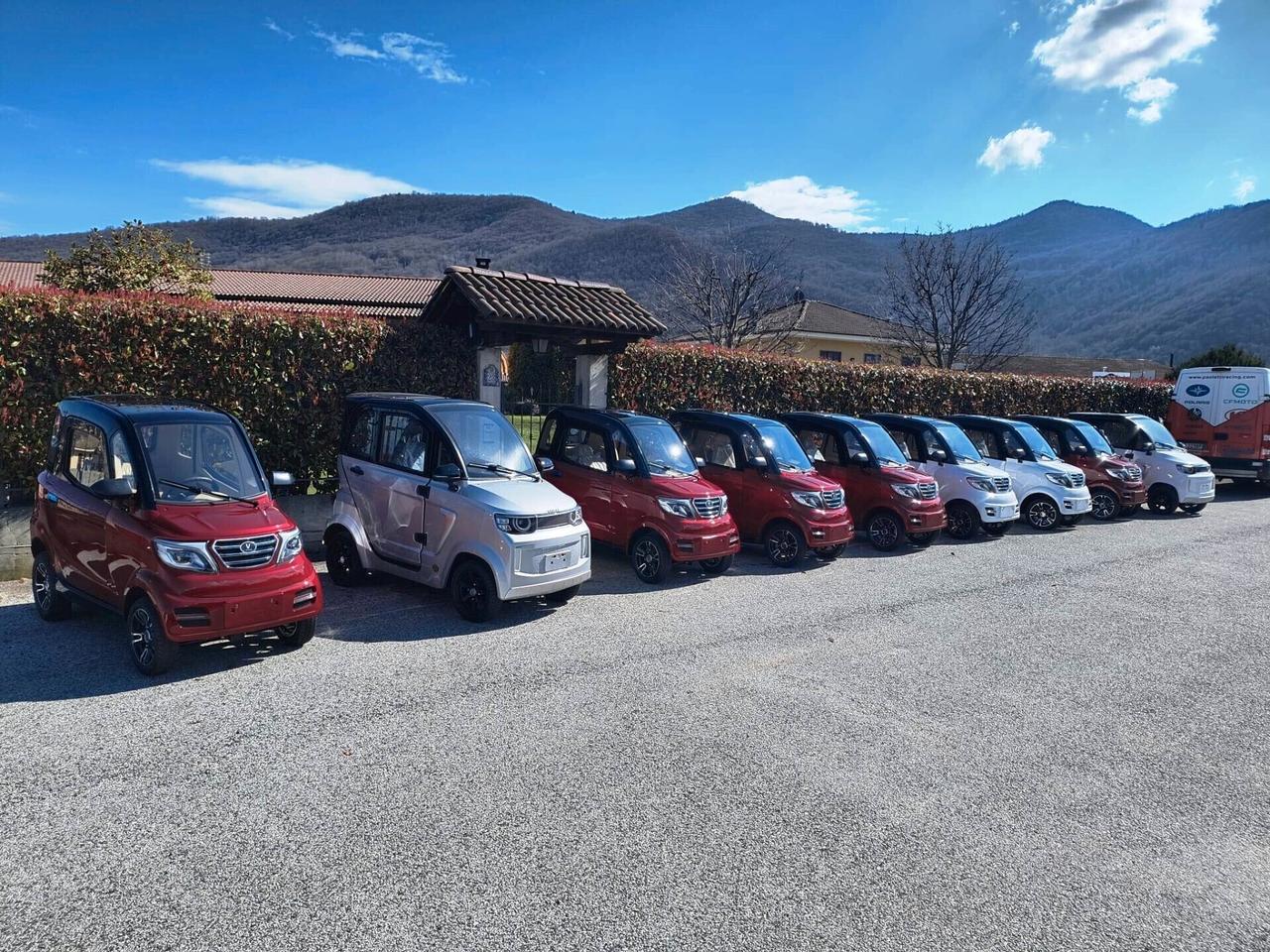 MINI AUTO ELETTRICA PER ANZIANI O PER DISABILI