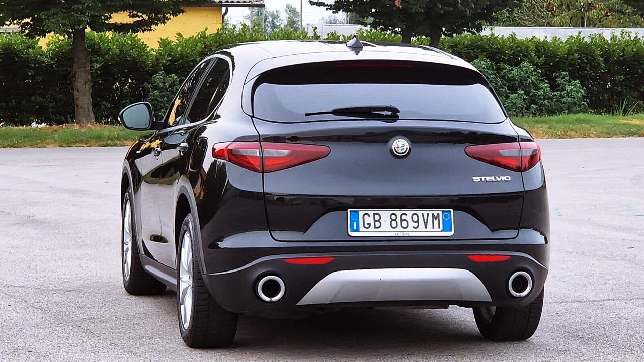 Alfa Romeo Stelvio 2.2 Turbodiesel 190 CV AT8 RWD Executive