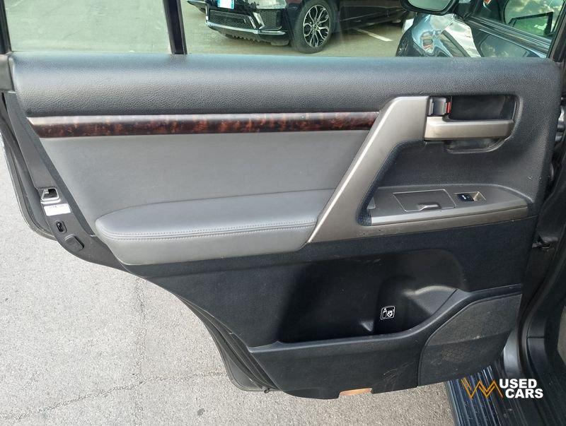 Toyota Land Cruiser V8 Land Cruiser V8 4.5 D4-D 5 posti