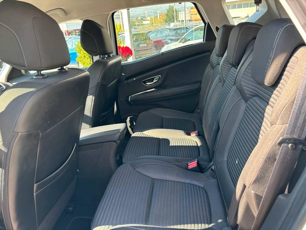 Renault Scénic Blue 120 CV 2019 / 185.000 KM Tua a soli 79 Euro al mes e condizioni pari al nuovo