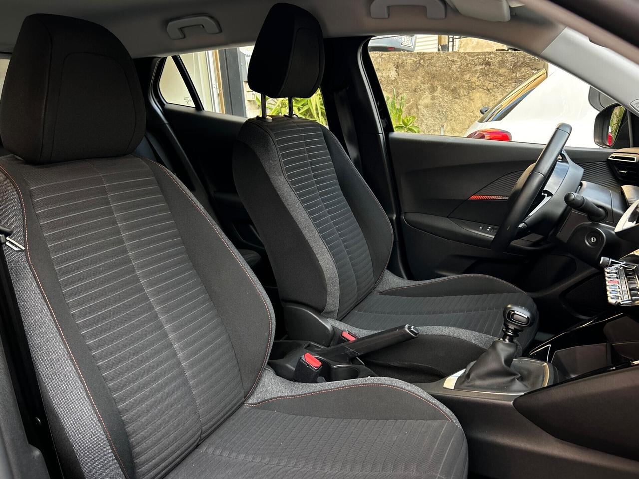 PEUGEOT 2008 – 1.5 Diesel 101 CV