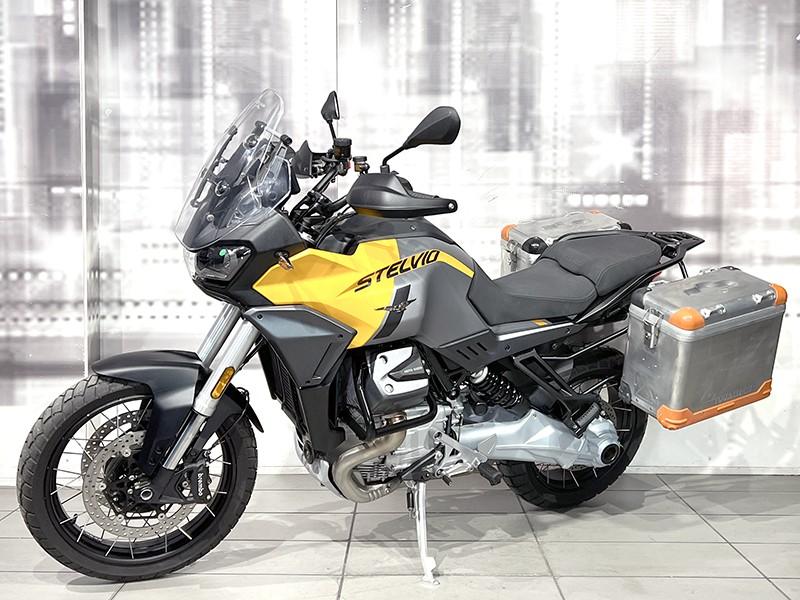 Moto Guzzi Stelvio 1000