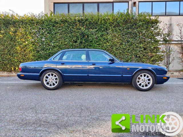 JAGUAR XJ8 4.0 V8 32V 284 CV Automatic Executive