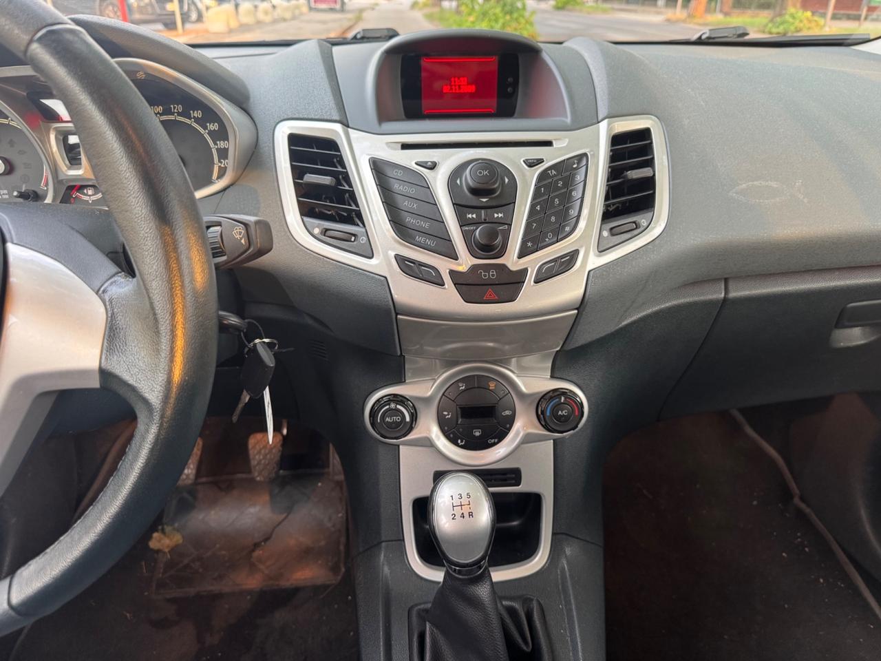 Ford Fiesta 1.2 82 CV 5 p neopaten garanzia 12 mesi