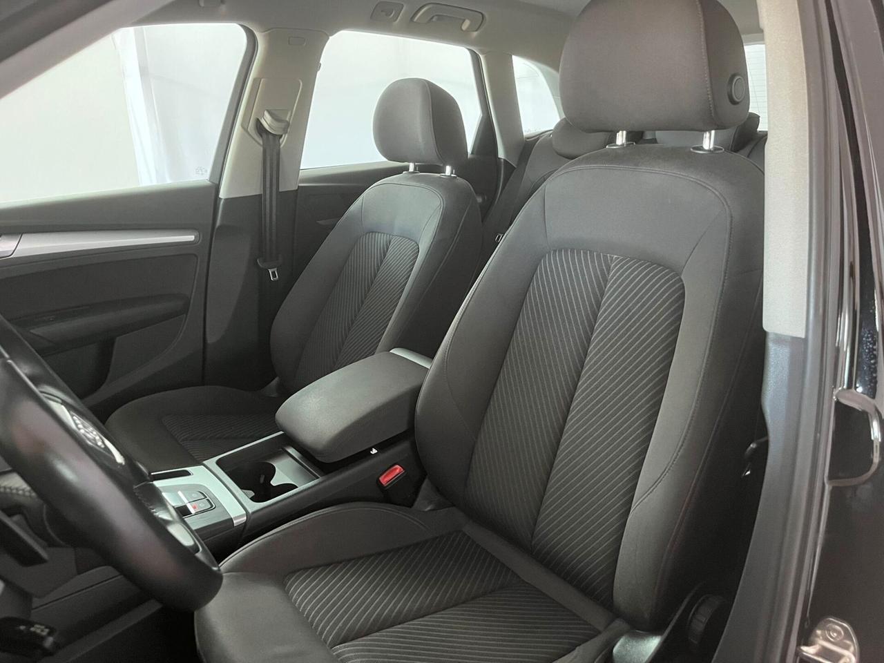 Audi Q5 35 TDI quattro S tronic Business - 699