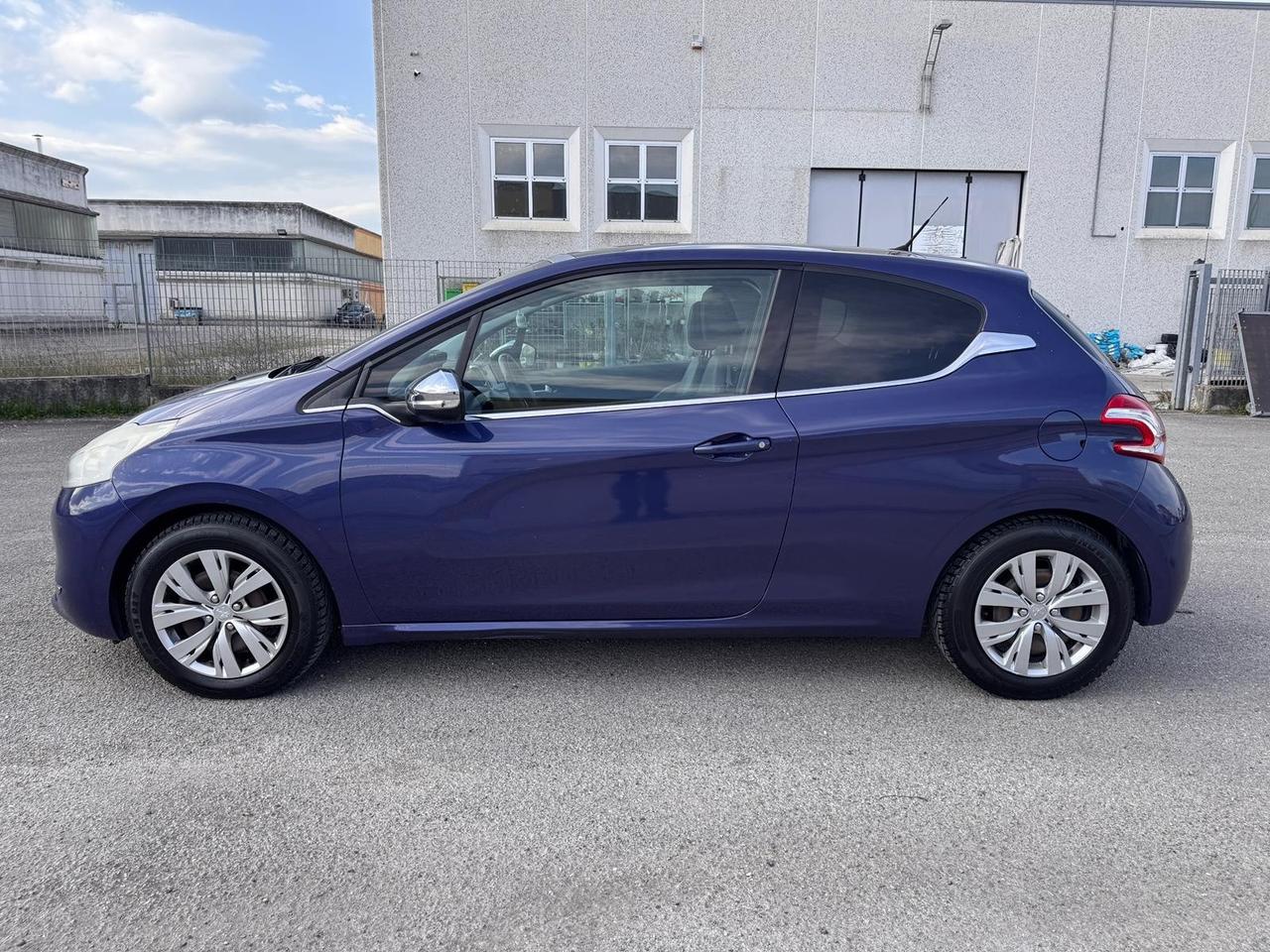 Peugeot 208 1.4 HDi Allure AUTO IN CONTOVENDITA