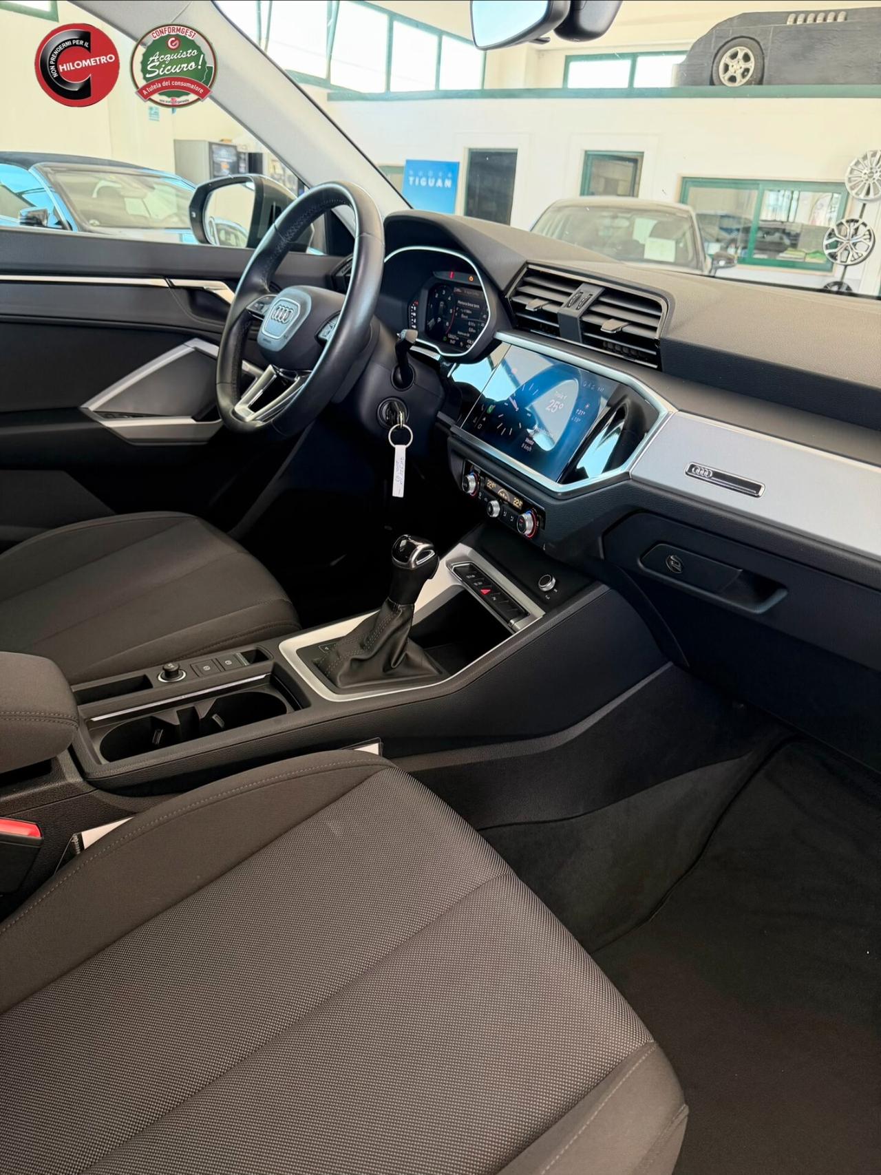 Audi Q3 35 TDI S tronic Business