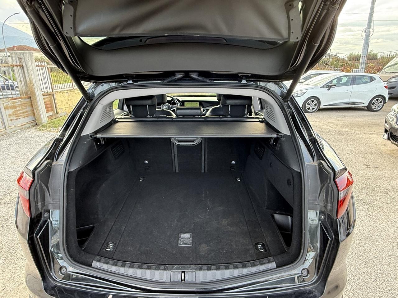 ALFA ROMEO STELVIO AT8 Q4 EXECUTIVE
