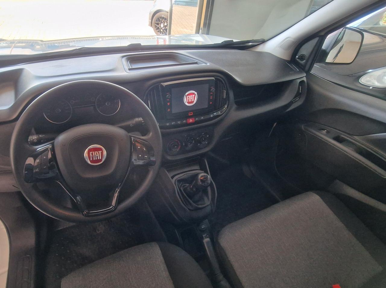 Fiat Doblo 1.6 Mjet 3 Posti 2022